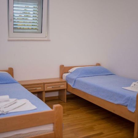 Aparthotel Marina Gromela Mirca  Экстерьер фото