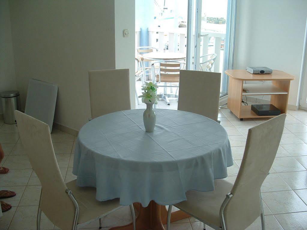 Aparthotel Marina Gromela Mirca  Экстерьер фото