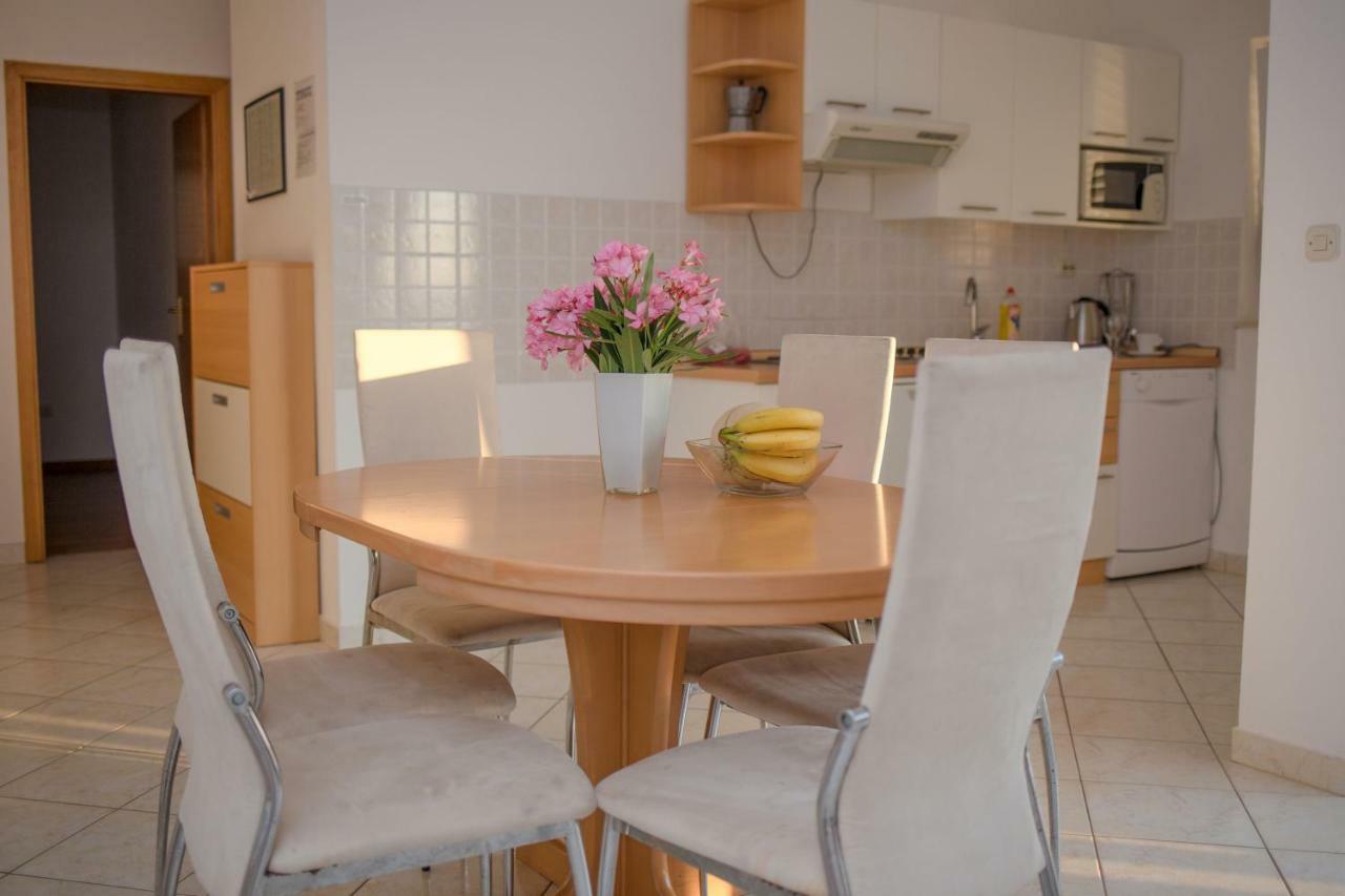Aparthotel Marina Gromela Mirca  Экстерьер фото