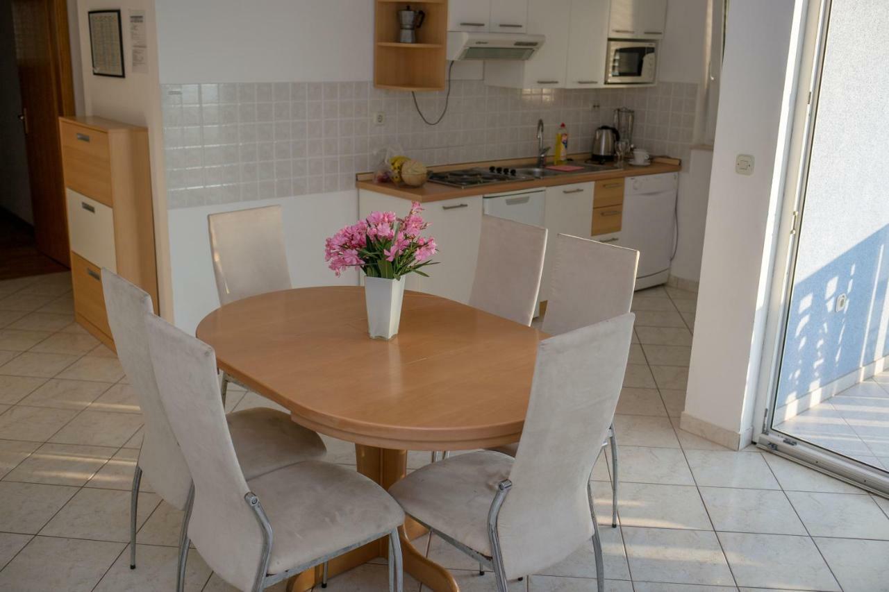 Aparthotel Marina Gromela Mirca  Экстерьер фото