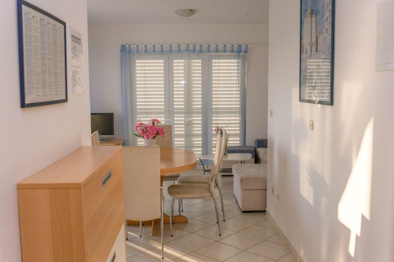 Aparthotel Marina Gromela Mirca  Экстерьер фото
