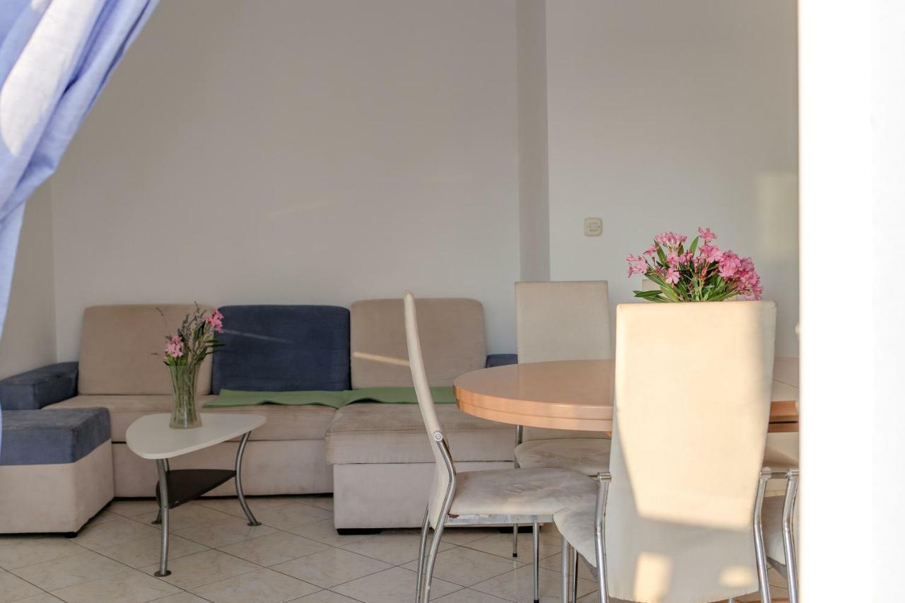 Aparthotel Marina Gromela Mirca  Экстерьер фото